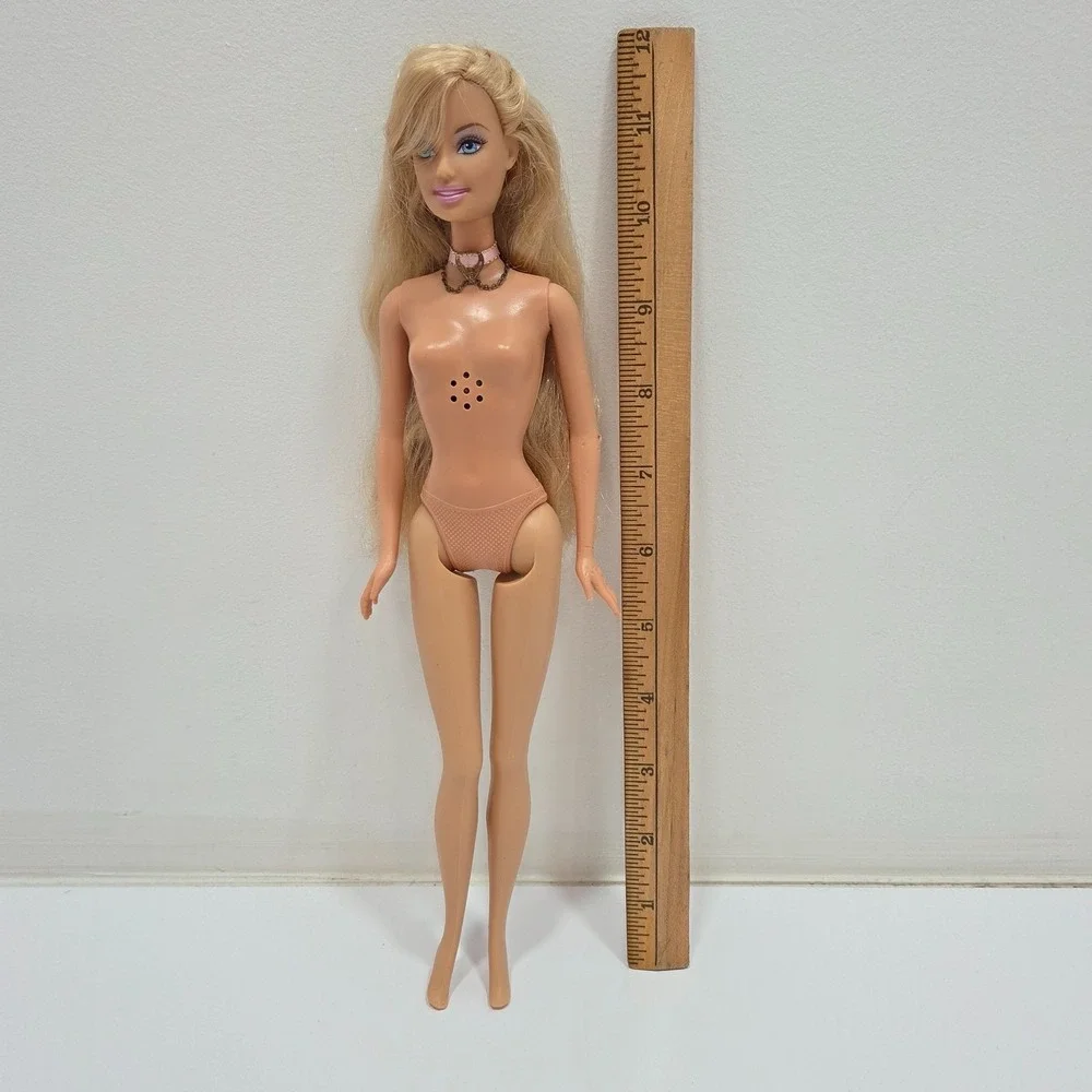 2004 Mattel Barbie as Princess and the Pauper Anneliese Singing Doll Nude -Works